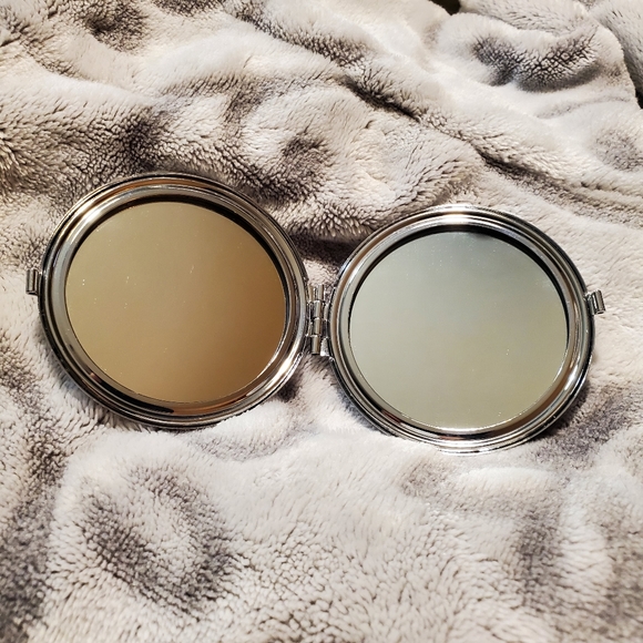 Kimmidoll Compact Mirror - Picture 5 of 5